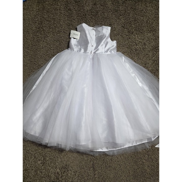 David's Bridal Dresses & Skirts - David's Bridal White Flower Girl Dress Size 6, Tulle, Formal, Special Occasion‎